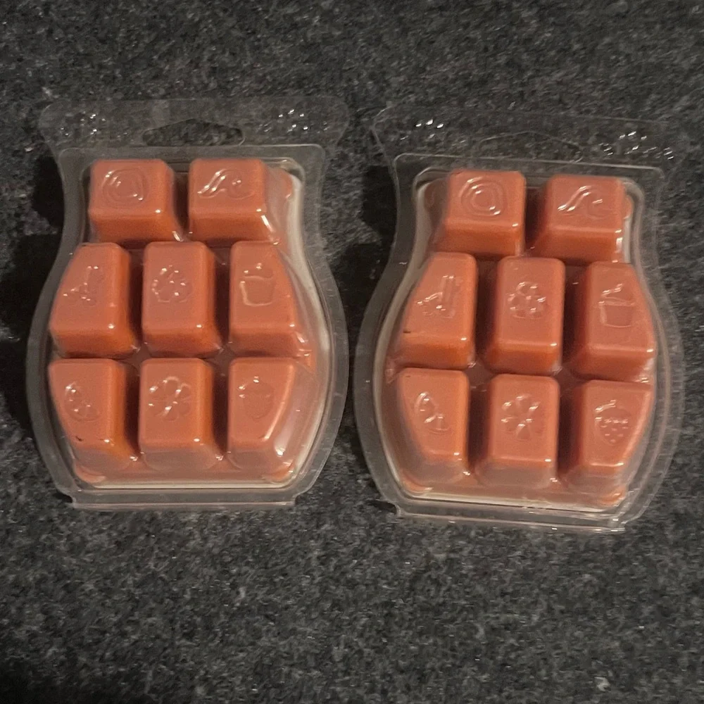 Scentsy Wax Bar Melts Vanilla Cinnamon Maple Scent (3.2 fl. oz.) Retired NEW - Picture 2 of 2